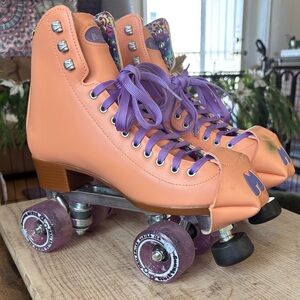 Moxi Beach Bunny Roller Skates